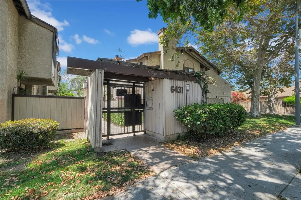 6431 Rugby Avenue #E Huntington Park, CA 90255