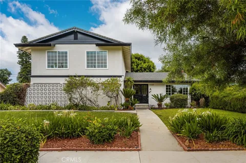 15640 New Hampton