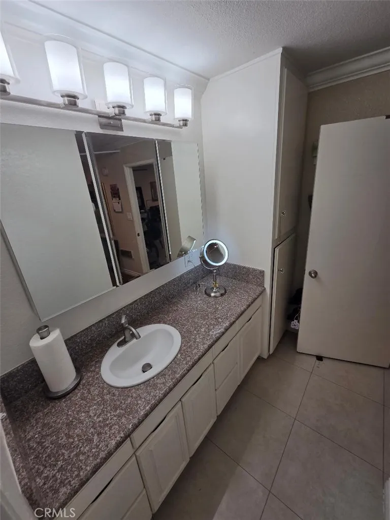 1010 W Macarthur Boulevard #77 Santa Ana, CA 92707
