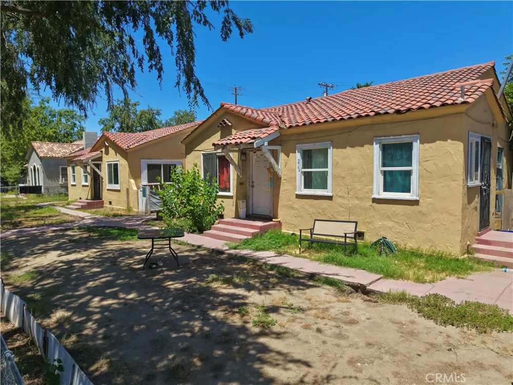 210 17th Street Bakersfield, CA 93301