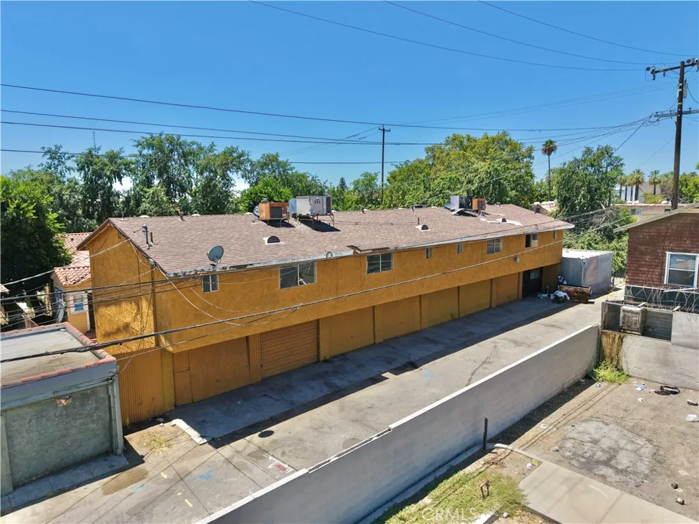 210 17th Street Bakersfield, CA 93301