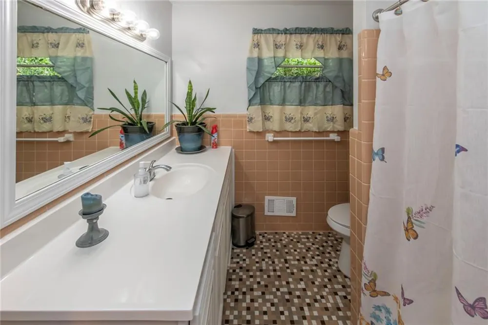 211 Bennett Circle Carrollton, GA 30117
