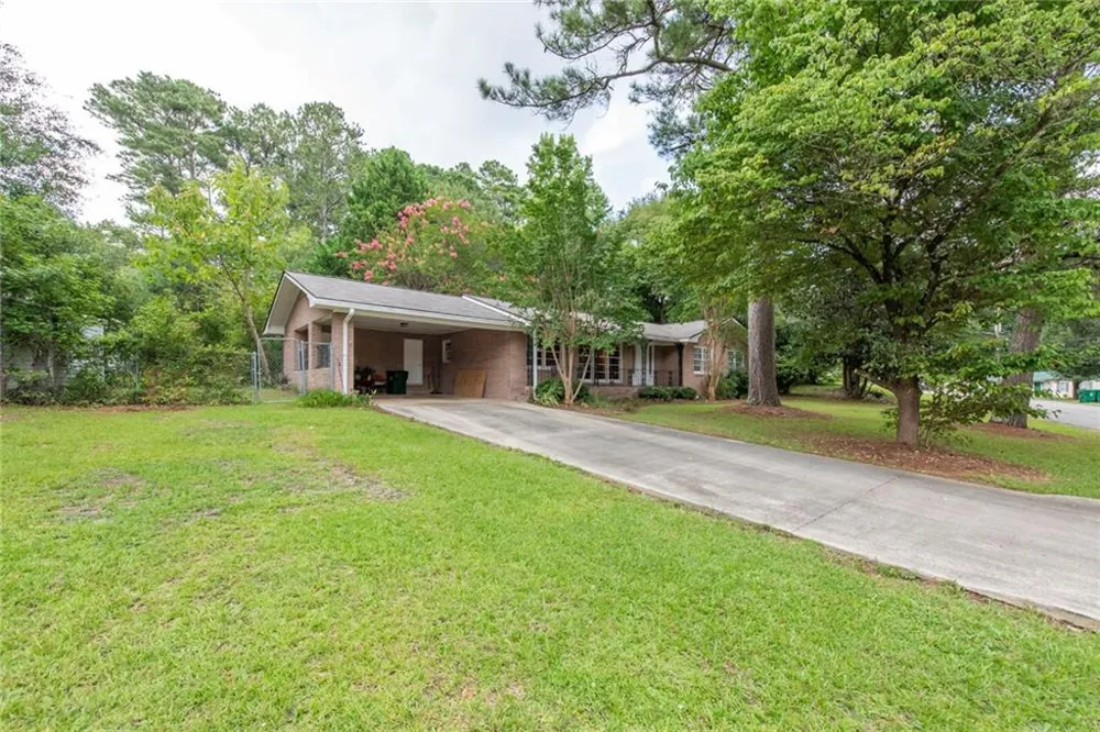211 Bennett Circle Carrollton, GA 30117