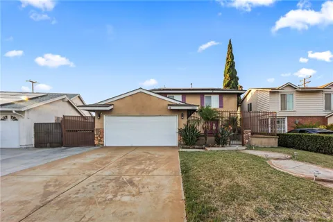 1003 E Helmick