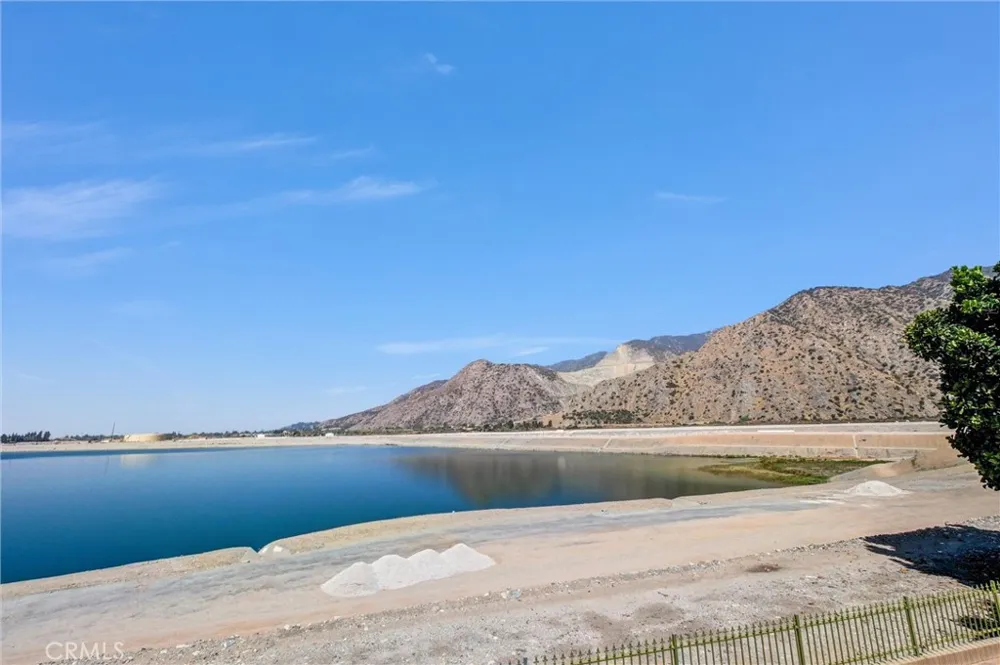 1813 Mirador Azusa, CA 91702