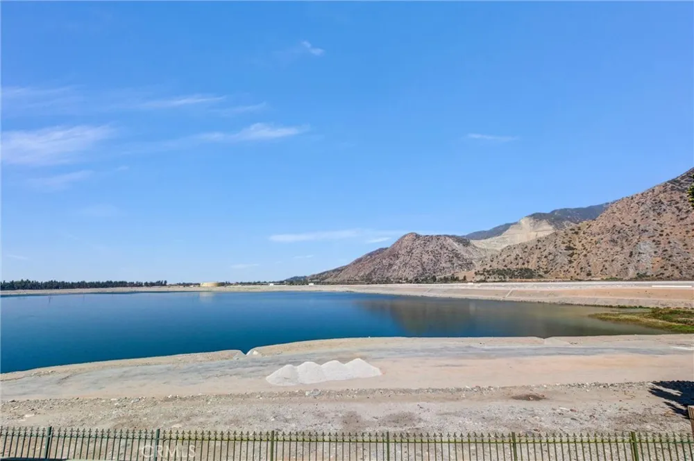 1813 Mirador Azusa, CA 91702