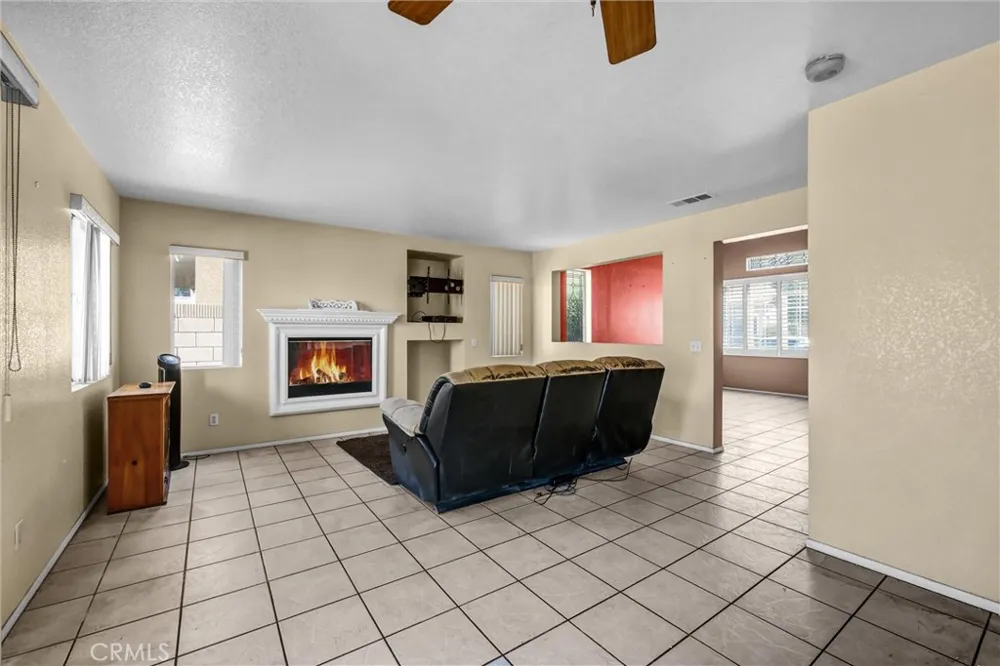 1813 Mirador Azusa, CA 91702