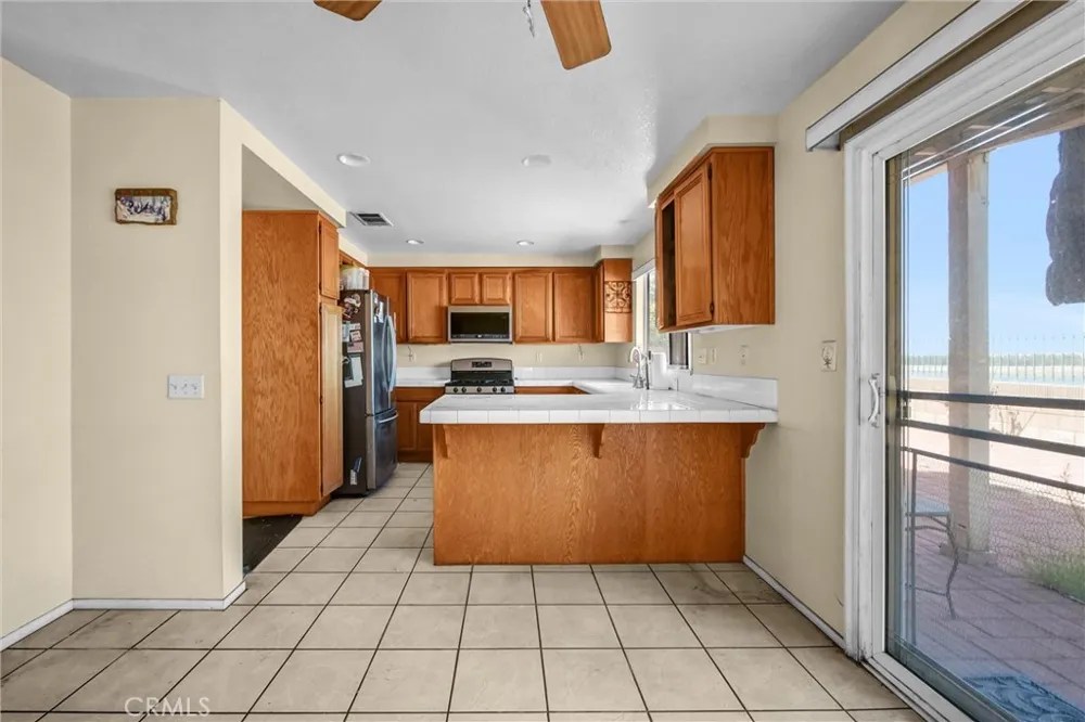 1813 Mirador Azusa, CA 91702