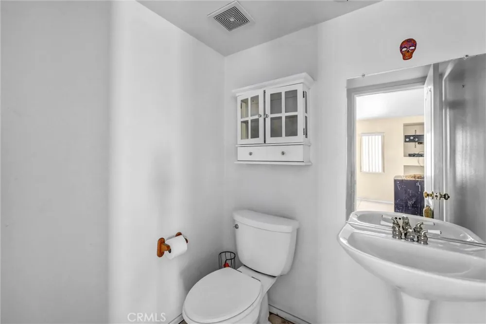 1813 Mirador Azusa, CA 91702
