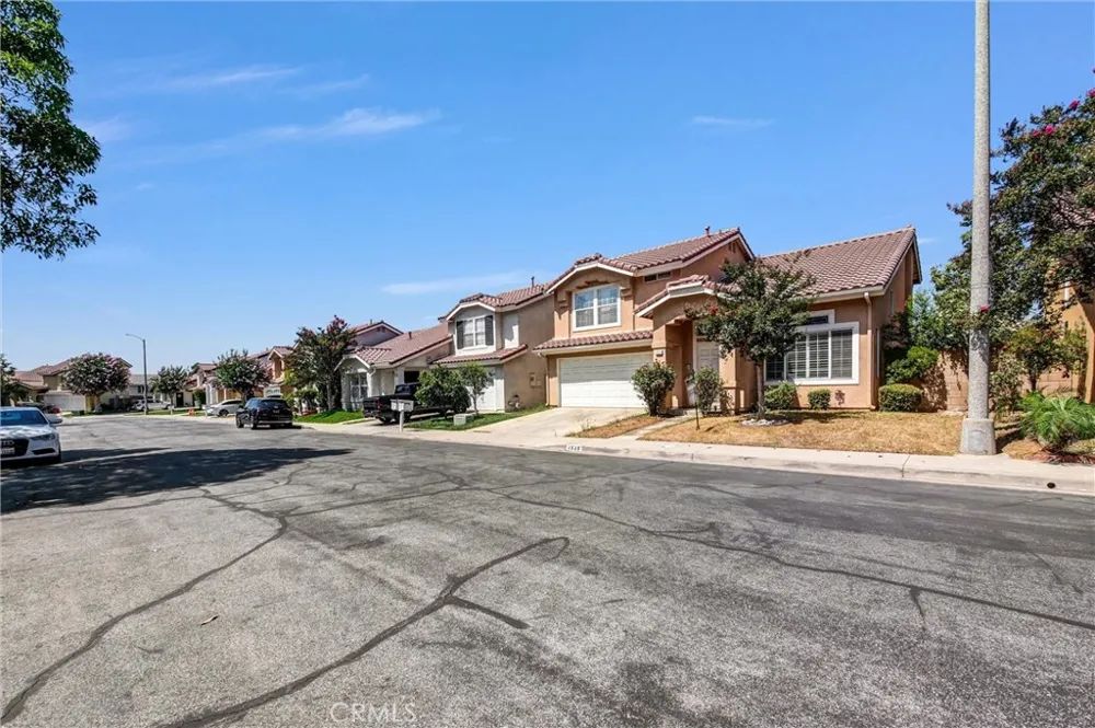 1813 Mirador Azusa, CA 91702