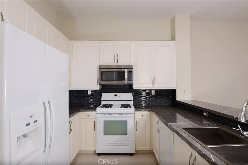 2 Arese Aisle Irvine, CA 92606