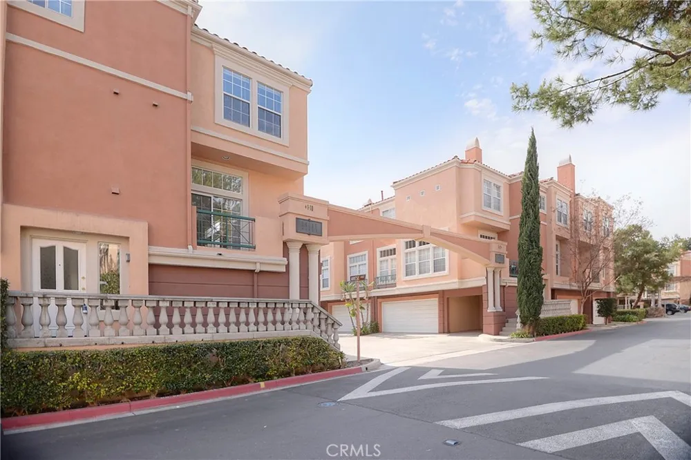 2 Arese Aisle Irvine, CA 92606