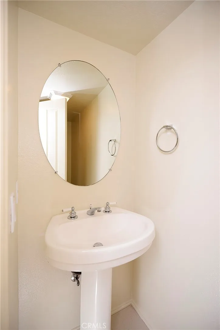 2 Arese Aisle Irvine, CA 92606
