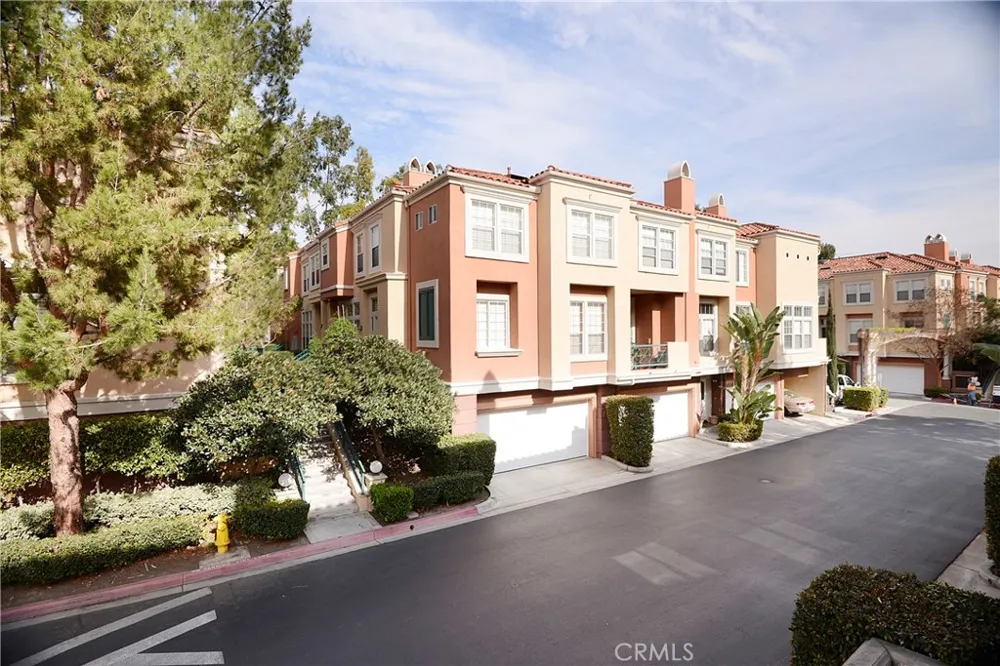 2 Arese Aisle Irvine, CA 92606