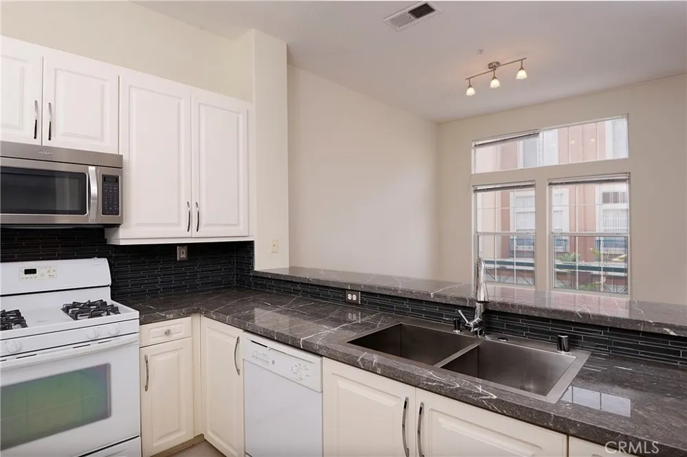 2 Arese Aisle Irvine, CA 92606