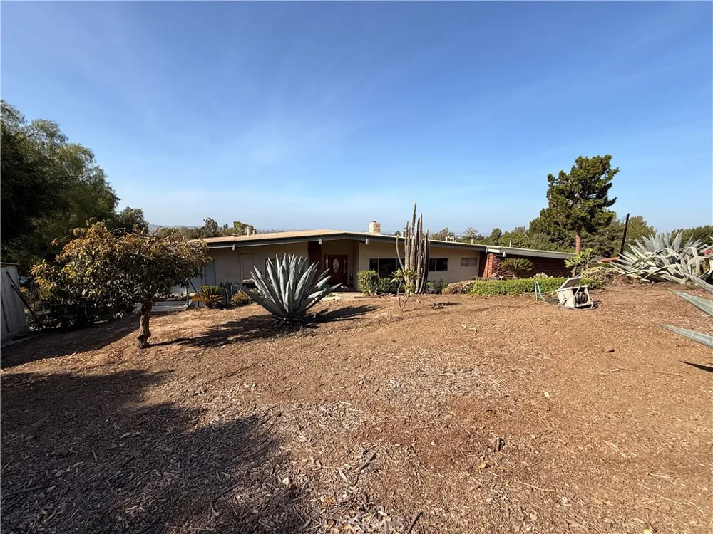 1281 West Road La Habra Heights, CA 90631