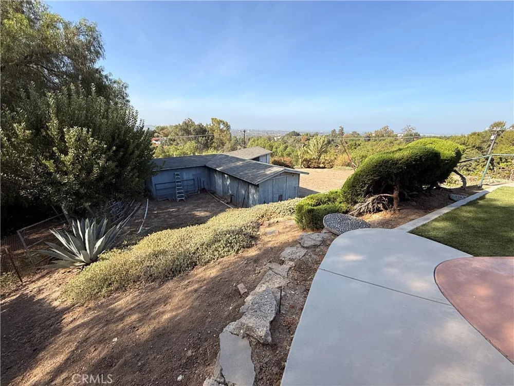 1281 West Road La Habra Heights, CA 90631