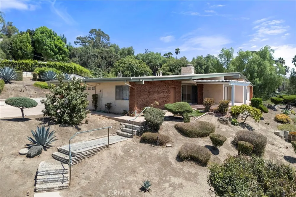 1281 West Road La Habra Heights, CA 90631