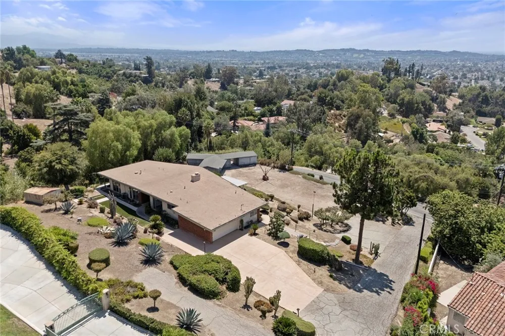 1281 West Road La Habra Heights, CA 90631