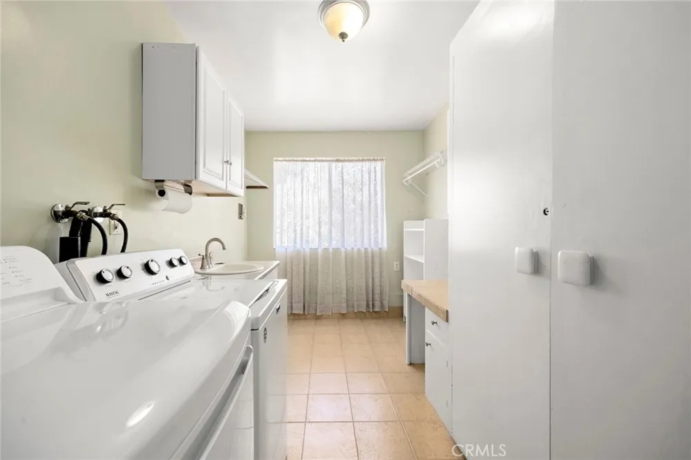 1281 West Road La Habra Heights, CA 90631
