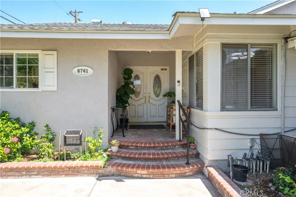 6741 E Huntdale Long Beach, CA 90808