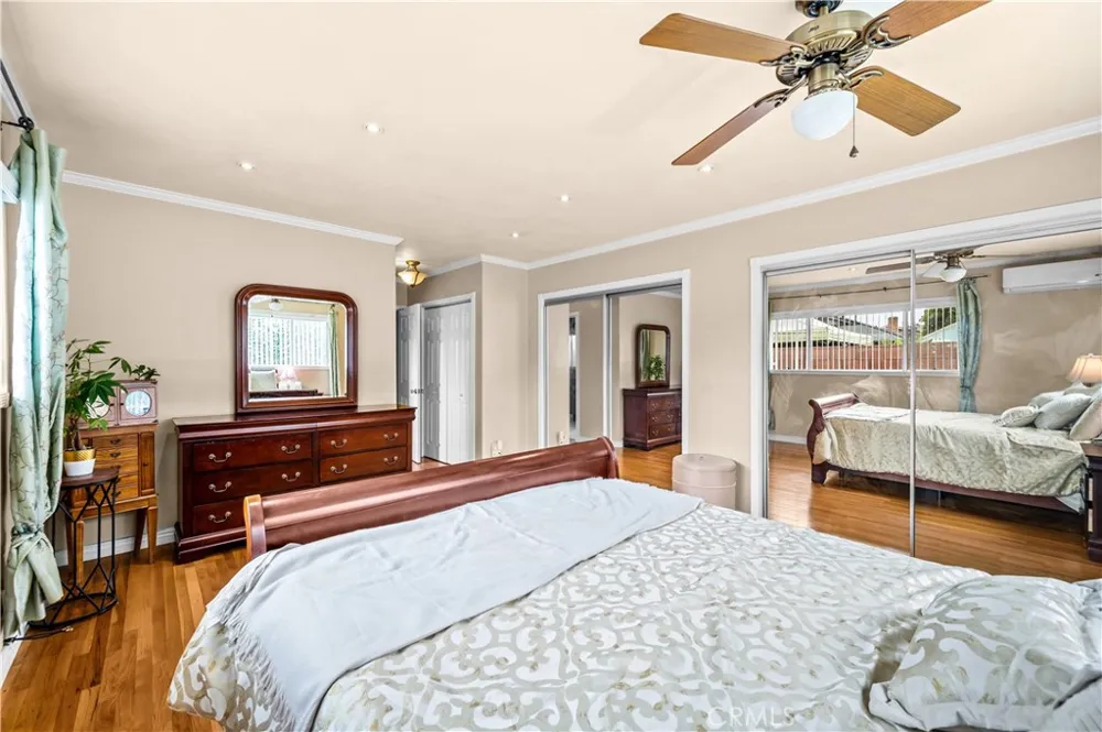 6741 E Huntdale Long Beach, CA 90808