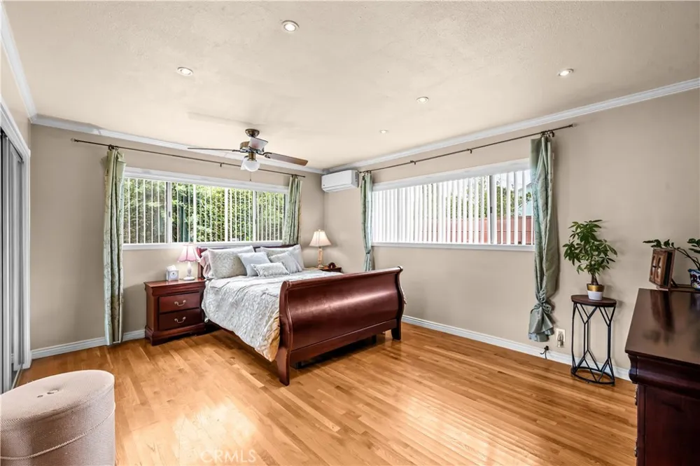 6741 E Huntdale Long Beach, CA 90808