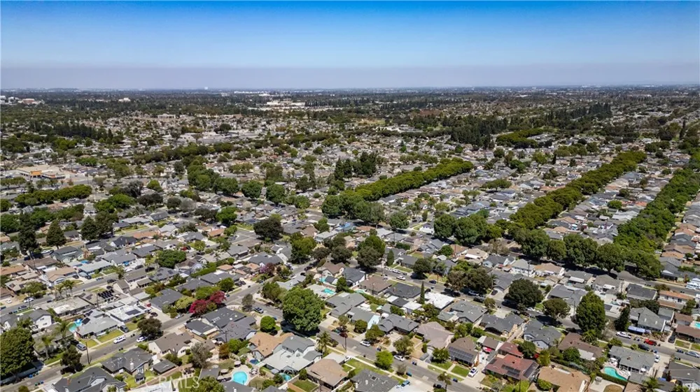6741 E Huntdale Long Beach, CA 90808