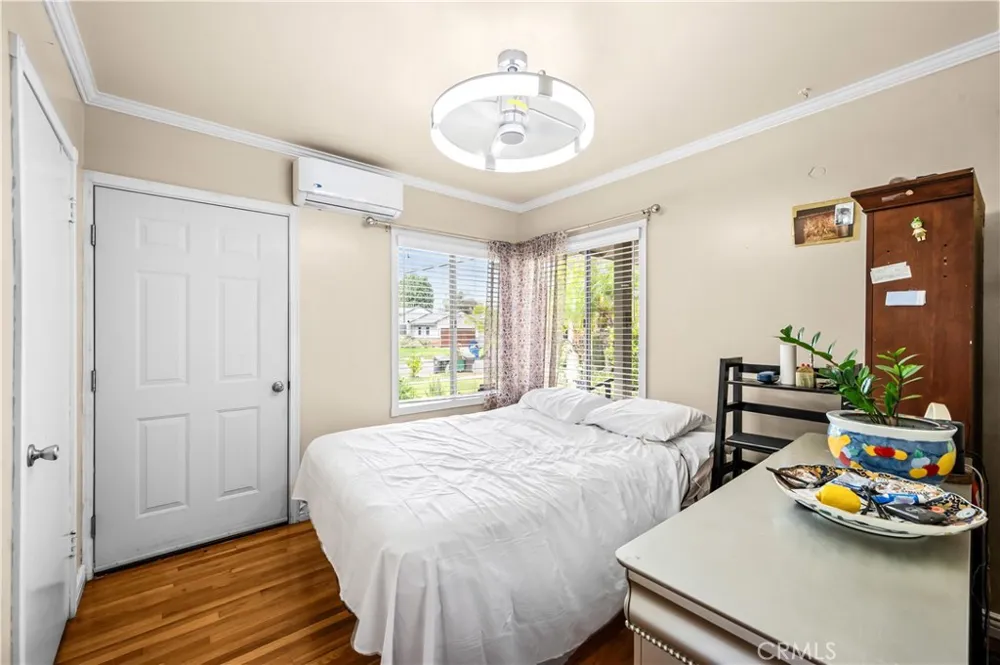 6741 E Huntdale Long Beach, CA 90808