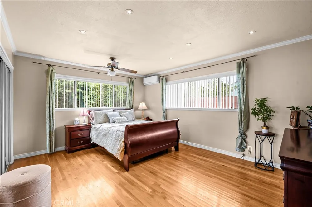 6741 E Huntdale Long Beach, CA 90808