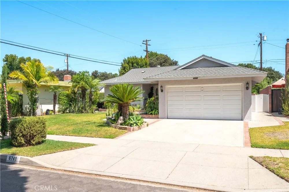 6741 E Huntdale Long Beach, CA 90808
