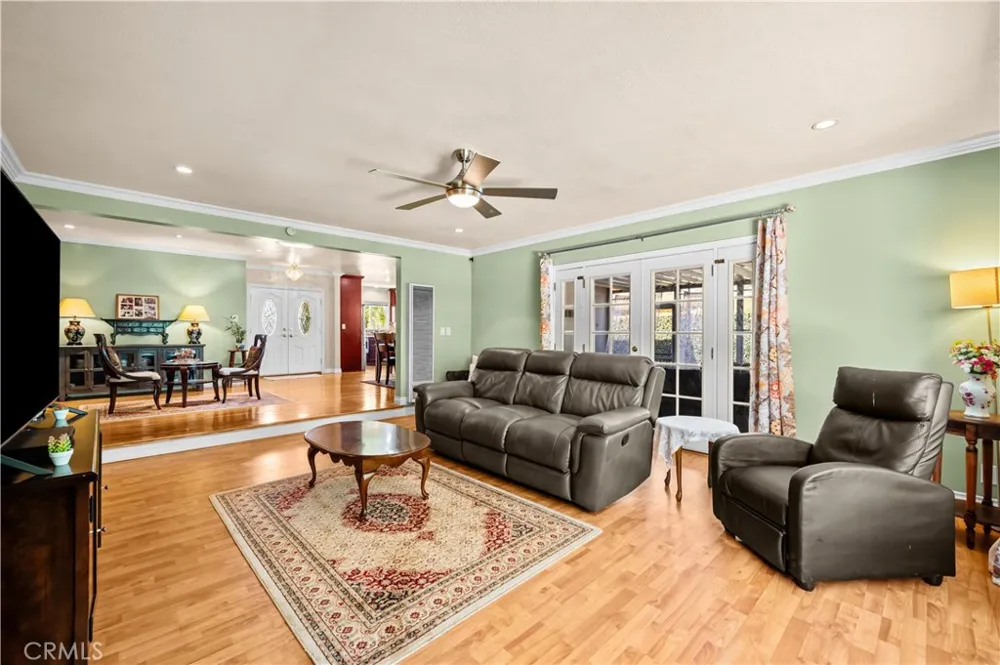 6741 E Huntdale Long Beach, CA 90808