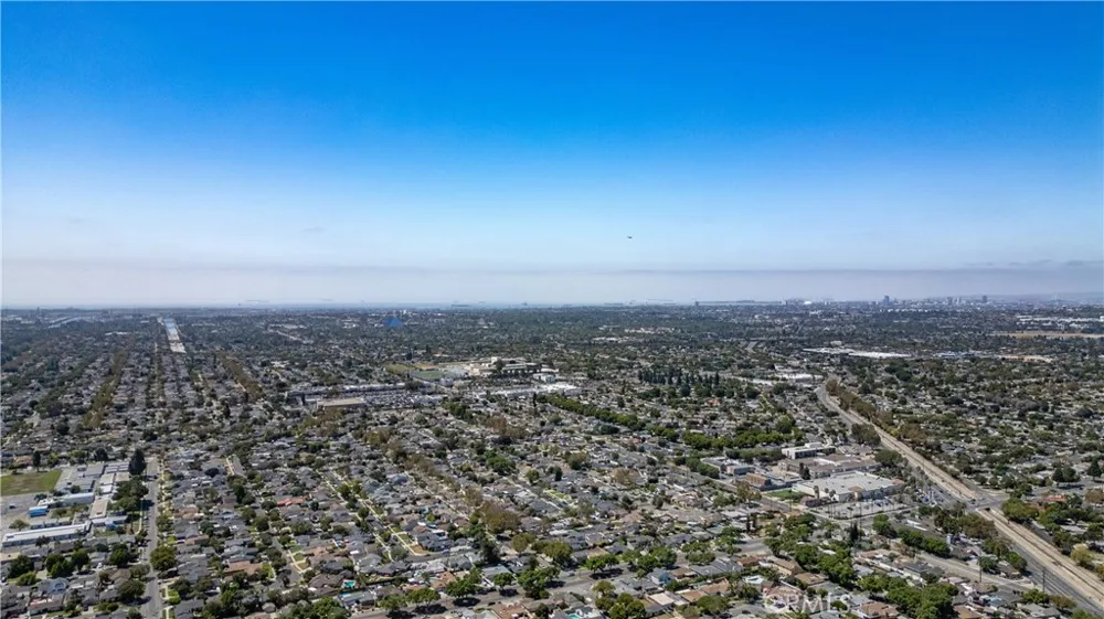 6741 E Huntdale Long Beach, CA 90808
