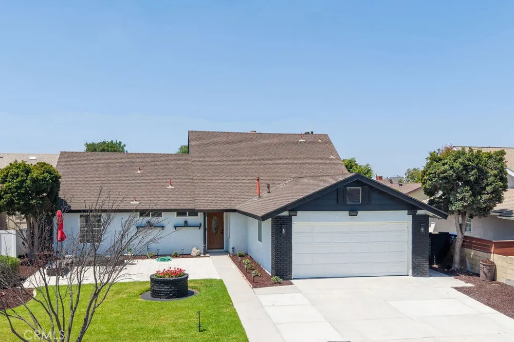 9317 Christopher Cypress, CA 90630