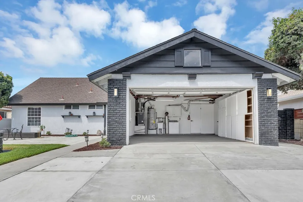 9317 Christopher Cypress, CA 90630