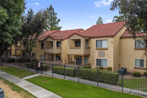 1114 W Blaine #204