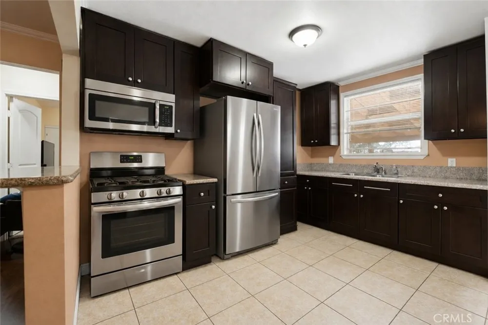 1046 S Gunlock Compton, CA 90220