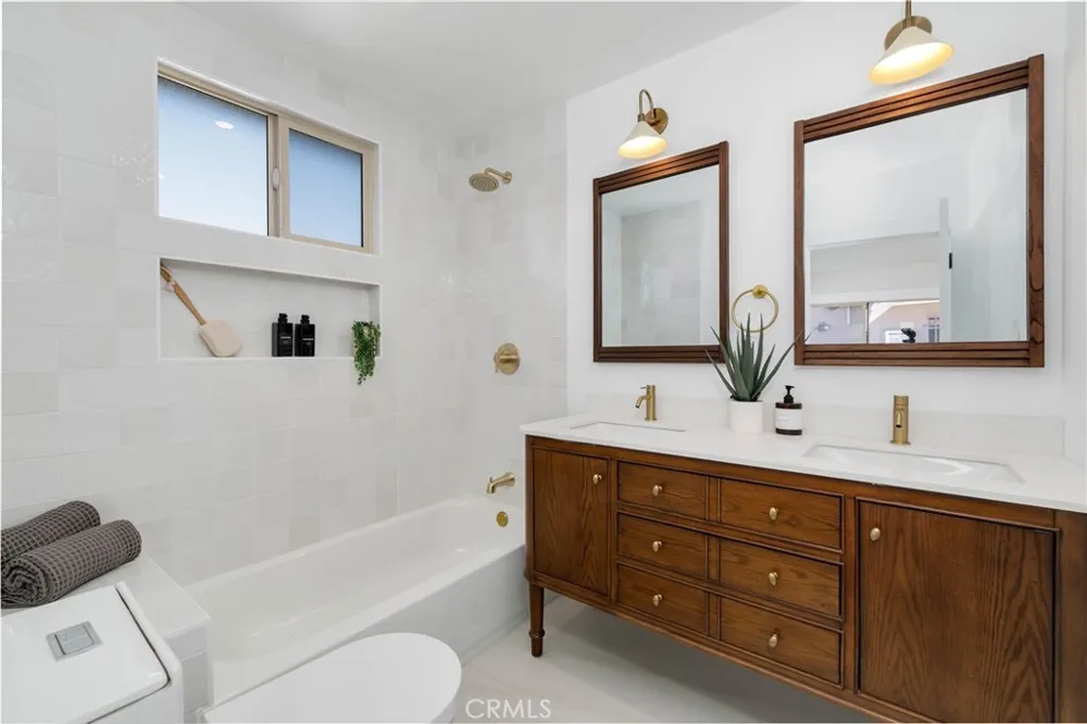 2947 S Hobart Los Angeles, CA 90018