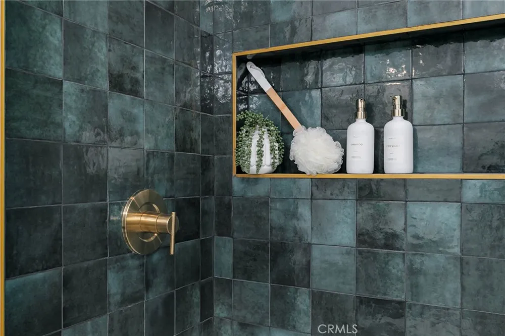2947 S Hobart Los Angeles, CA 90018