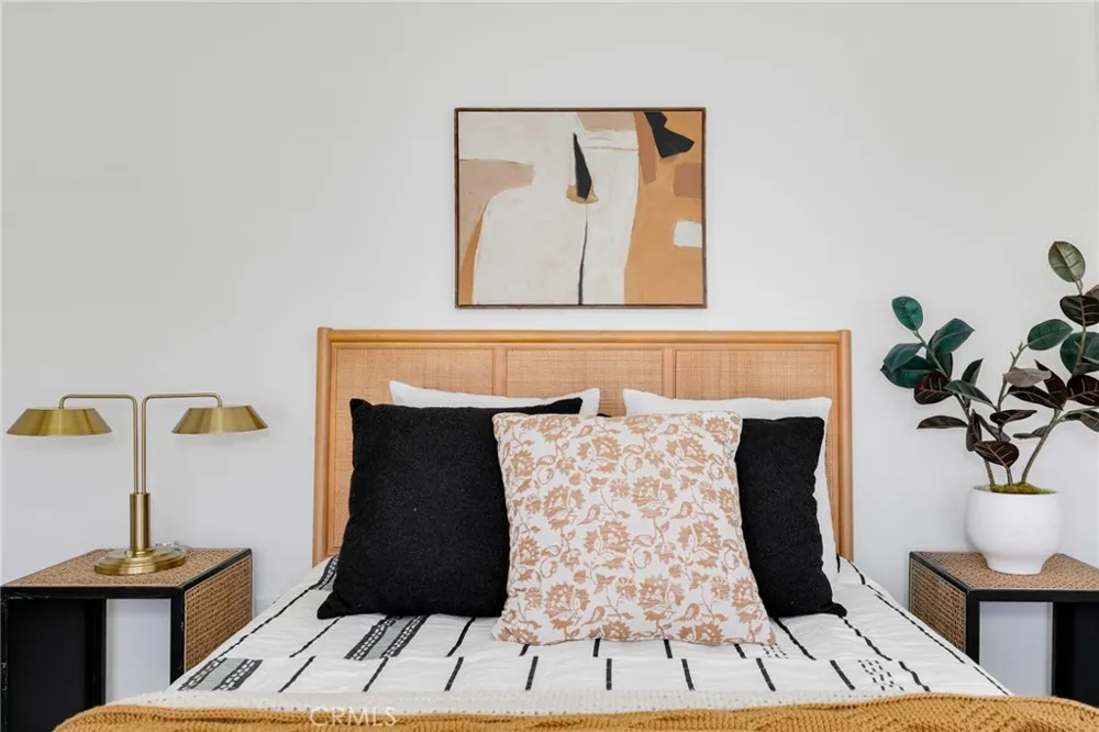 2947 S Hobart Los Angeles, CA 90018