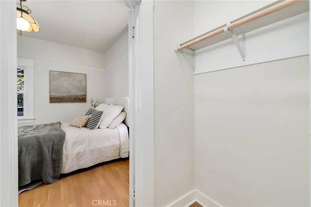 2947 S Hobart Los Angeles, CA 90018