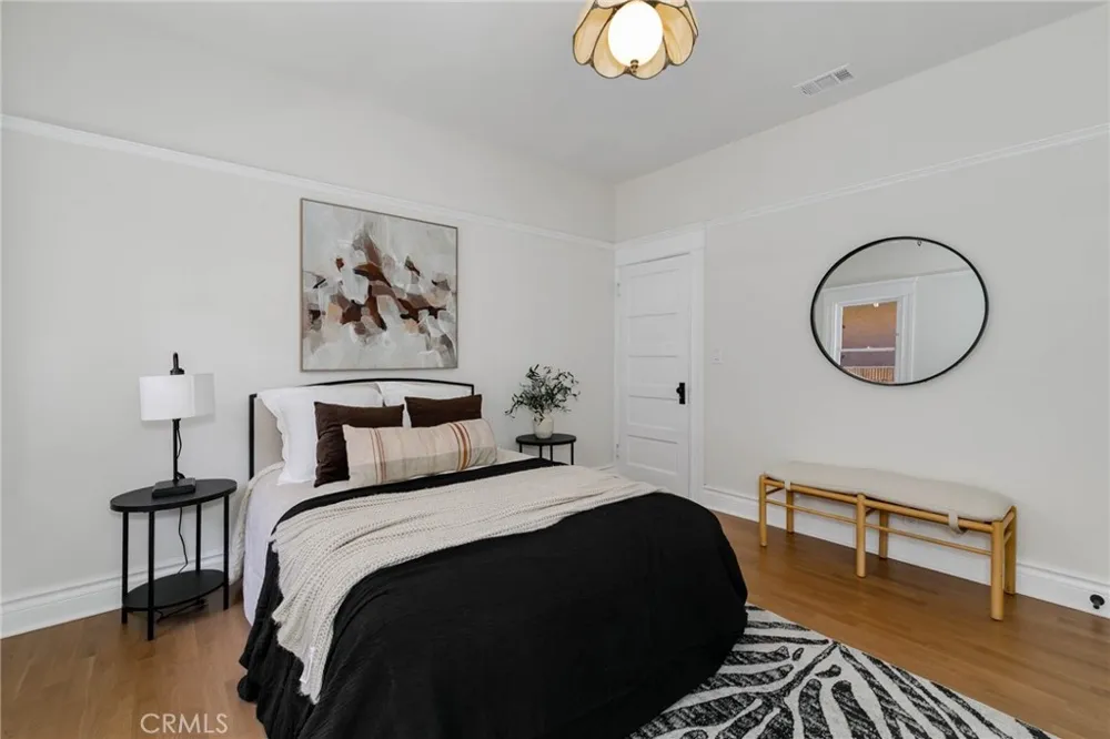 2947 S Hobart Los Angeles, CA 90018