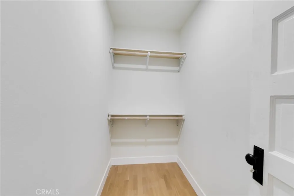 2947 S Hobart Los Angeles, CA 90018