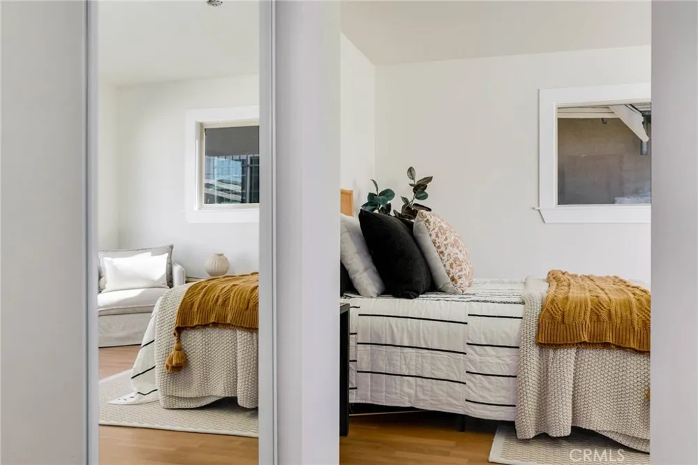 2947 S Hobart Los Angeles, CA 90018