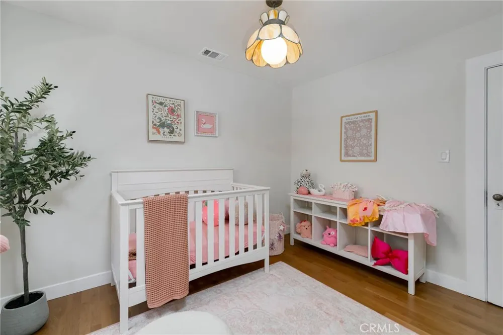 2947 S Hobart Los Angeles, CA 90018