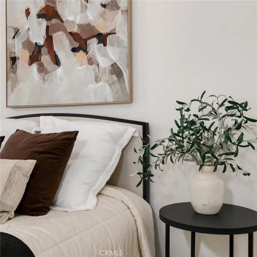 2947 S Hobart Los Angeles, CA 90018