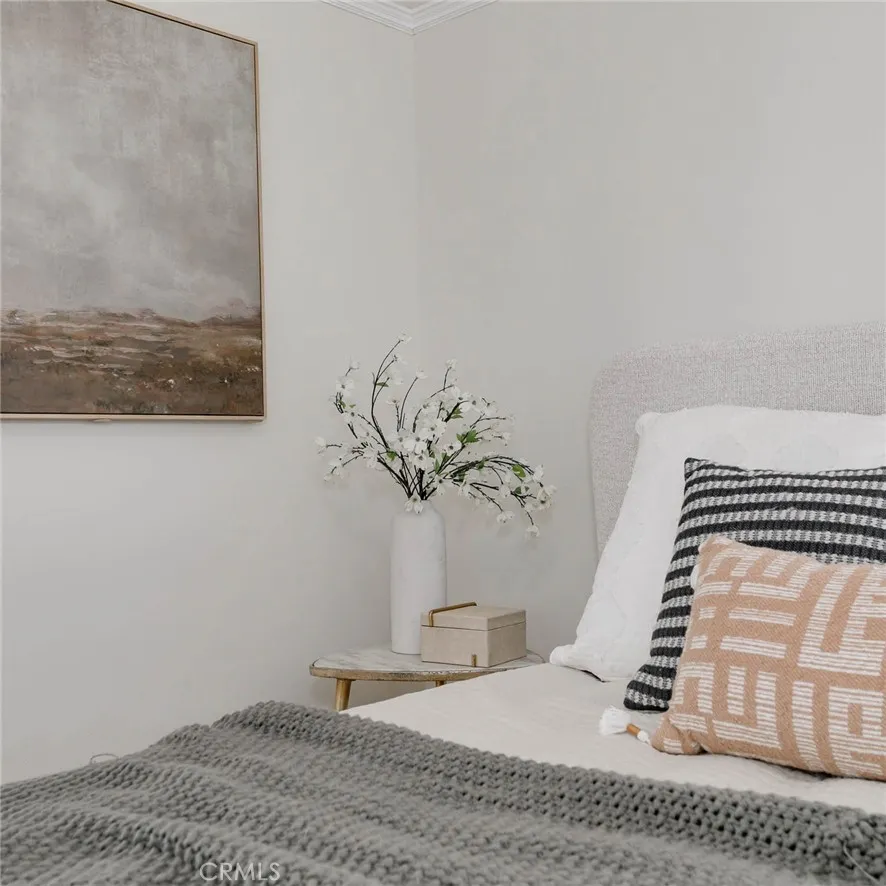 2947 S Hobart Los Angeles, CA 90018