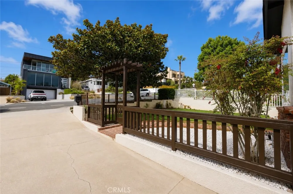 1026 Avenue A Redondo Beach, CA 90277