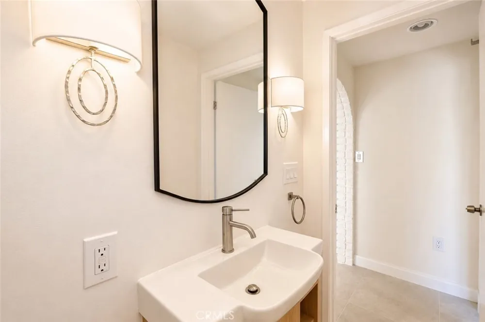 1026 Avenue A Redondo Beach, CA 90277