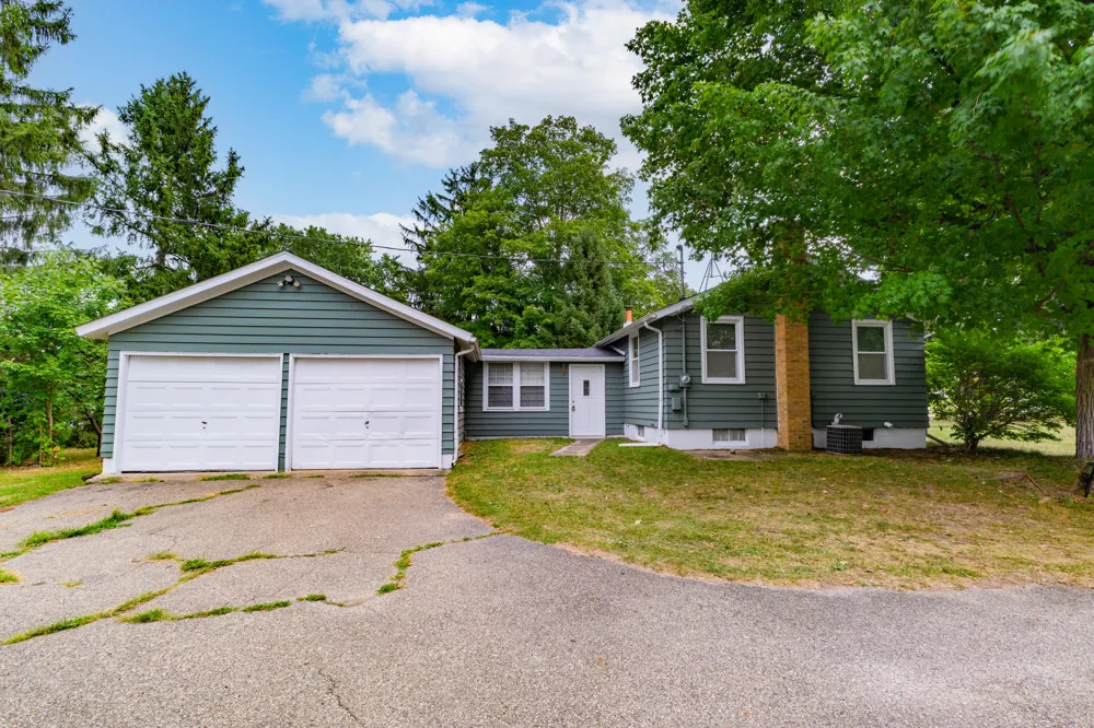 24076 2nd Avenue Mattawan, MI 49071